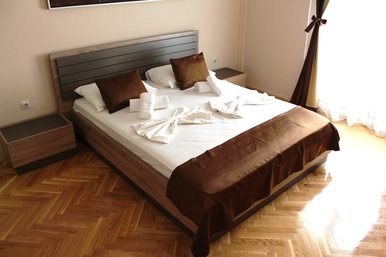 Hotel Crnogorska Kuca Подгорица Экстерьер фото
